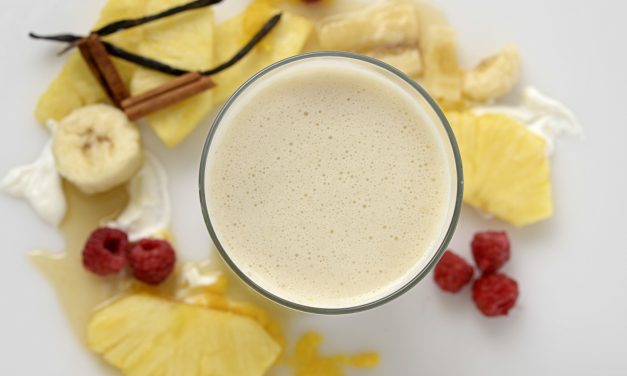 PINEAPPLE NON-FAT YOGURT SMOOTHIE