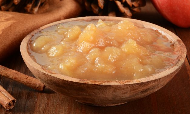 HOMEMADE APPLESAUCE